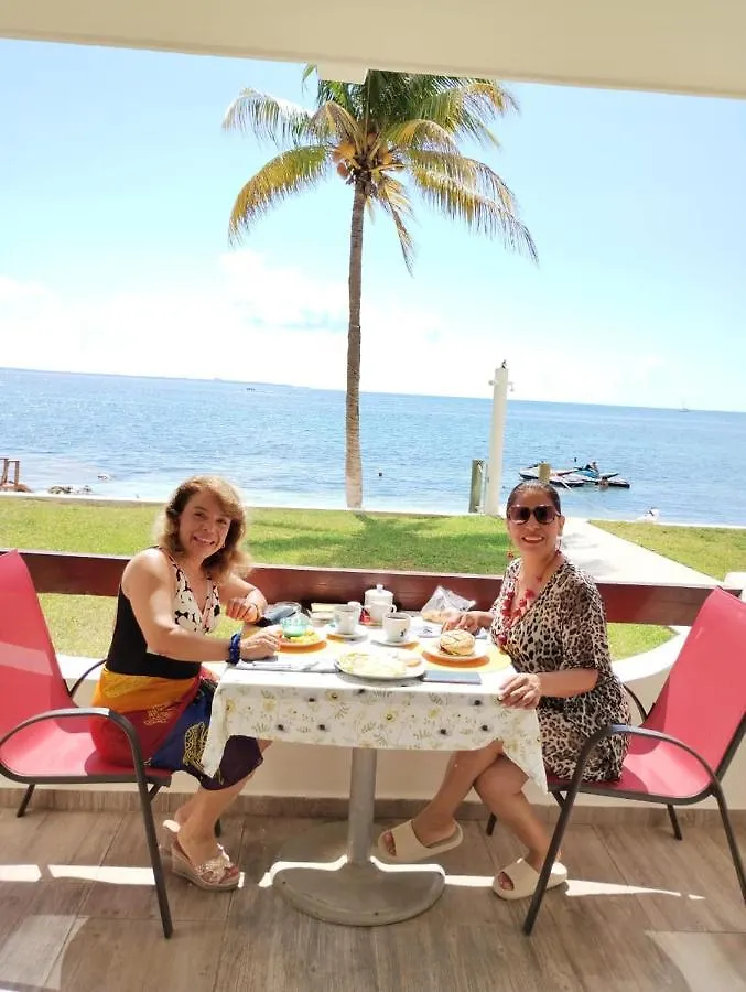 Cancun Ocean View Flamingo Plus Bed & Breakfast